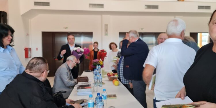 Eveniment deosebit la Todirești: scriitorul Adrian Dinu Rachieru și-a lansat cel mai nou volum